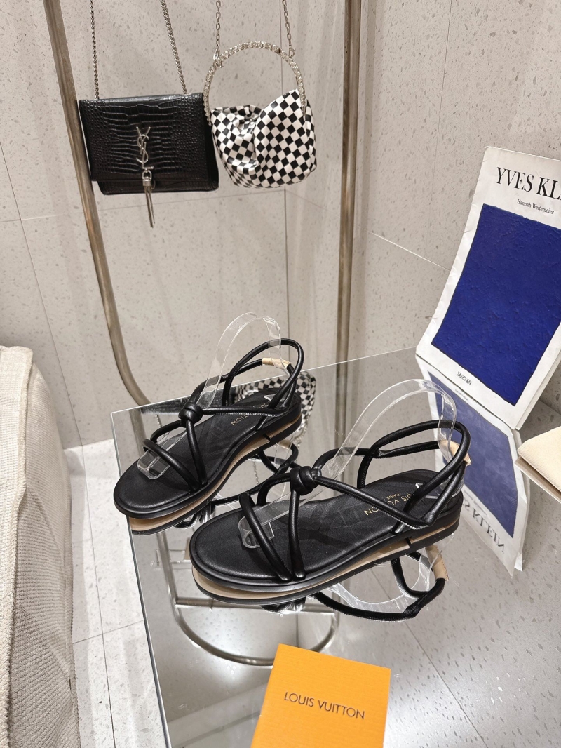 l0vis Vvtt0n sandals